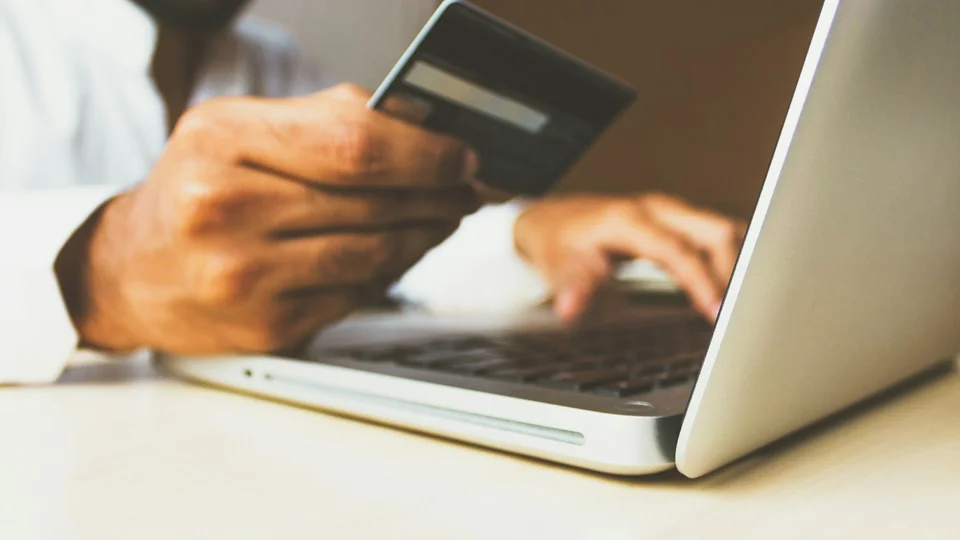 Mobile checkout flow with QR code payment connecting to order and inventory systems